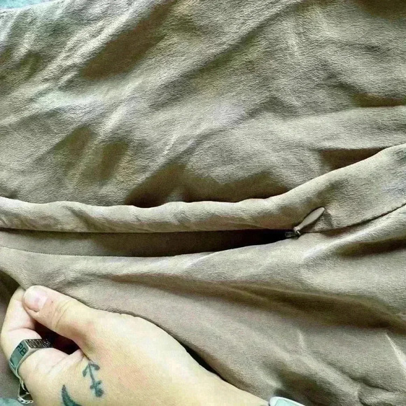 J.Crew Solid Gray Silk Ruffle Front V-Neck Sleeveless Blouse - Picture 6 of 7